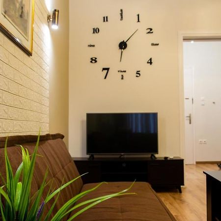 "Tsiftsis" City Apartments Kiáton エクステリア 写真