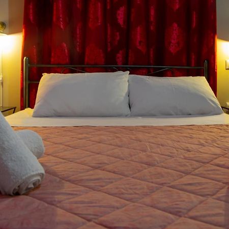"Tsiftsis" City Apartments Kiáton エクステリア 写真