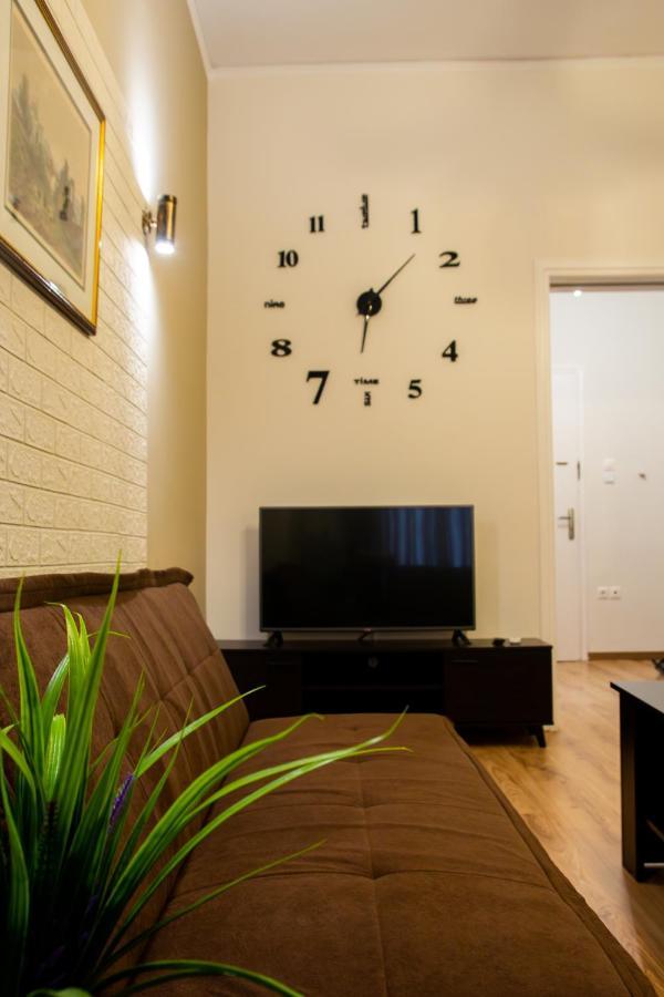 "Tsiftsis" City Apartments Kiáton エクステリア 写真