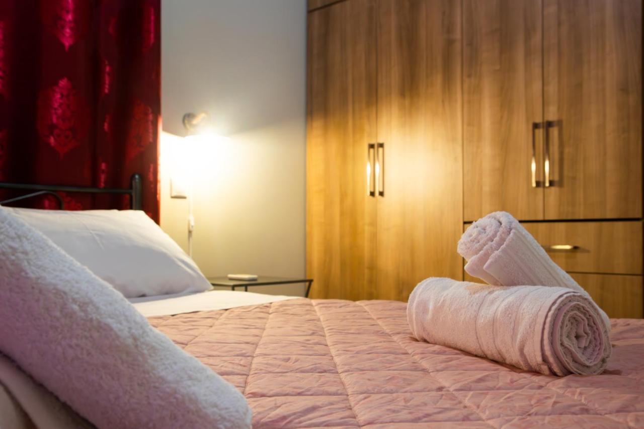 "Tsiftsis" City Apartments Kiáton エクステリア 写真