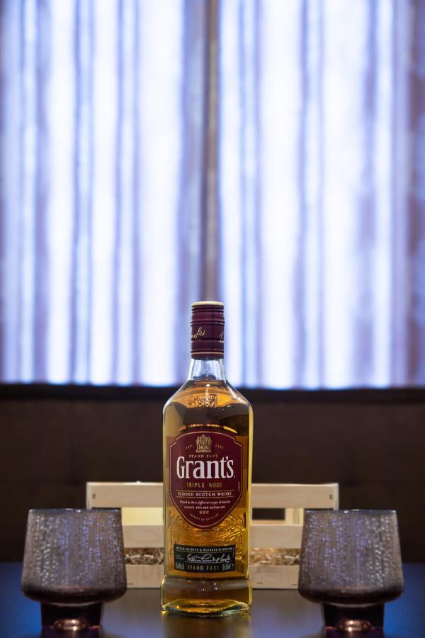 "Tsiftsis" City Apartments Kiáton エクステリア 写真